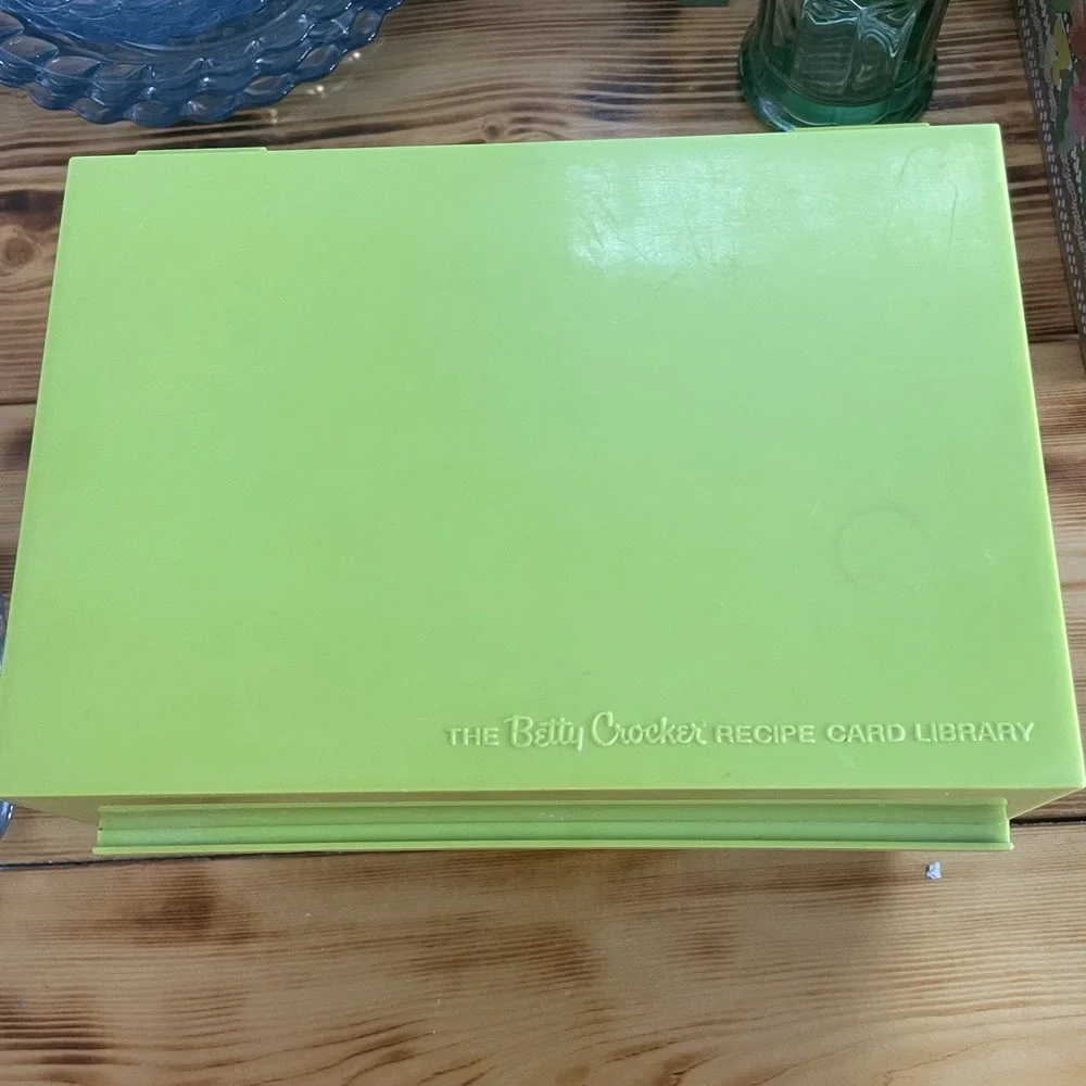1971 Betty Crocker Recipe Card Library Box, Avocado Two-Tone  Cooking Storage